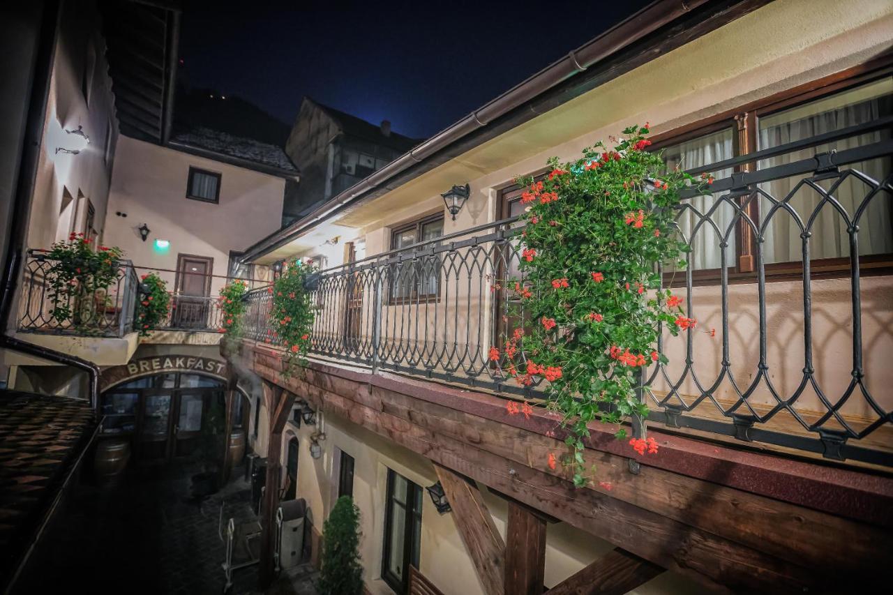 Drachenhaus Hotel Brasov Exterior photo